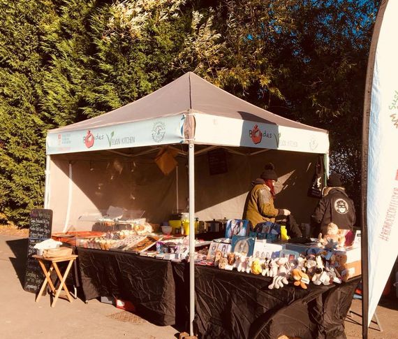 outdoor trade gazebo A gazebo with custom printed branding for a streetfood vendor