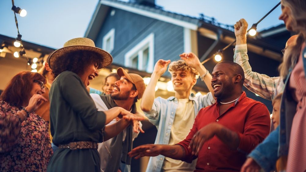 garden party dancing to music